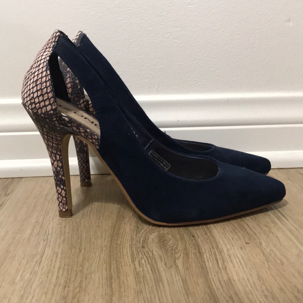 Navy Blue pumps - Picture 2 of 3